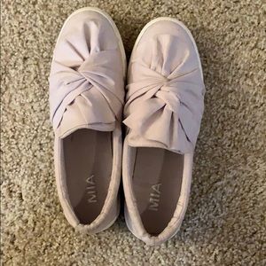 Bow tie lavender sneakers